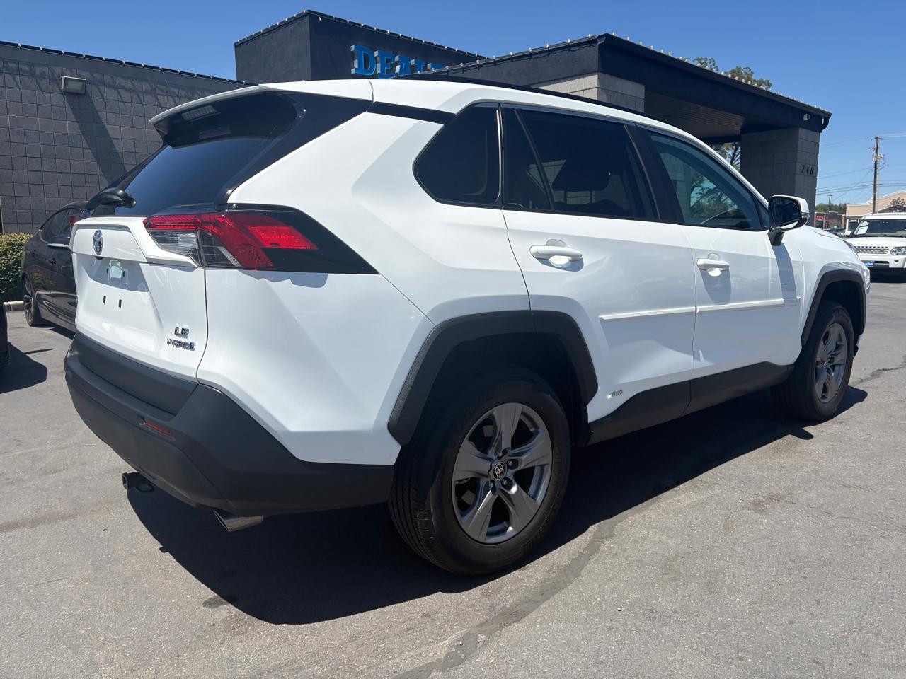 Toyota RAV4 Hybrid LE AWD (Natl) 2024