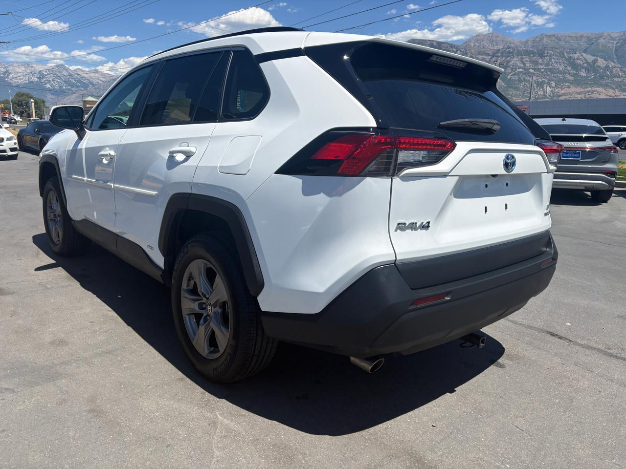 Toyota RAV4 Hybrid LE AWD (Natl) 2024