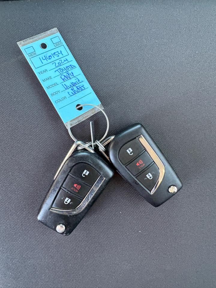 Toyota RAV4 Hybrid LE AWD (Natl) 2024