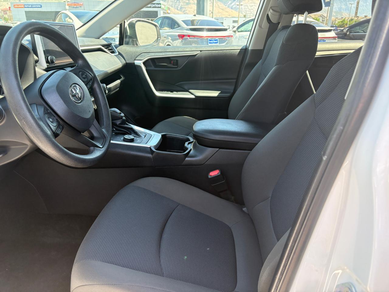 Toyota RAV4 Hybrid LE AWD (Natl) 2024