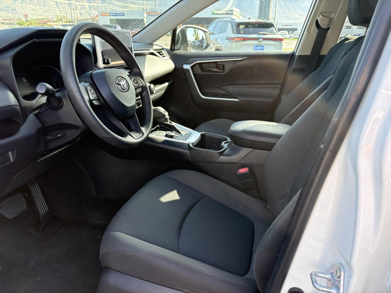 Toyota RAV4 Hybrid LE AWD (Natl) 2024