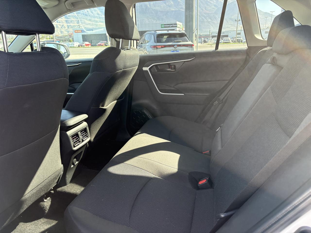 Toyota RAV4 Hybrid LE AWD (Natl) 2024