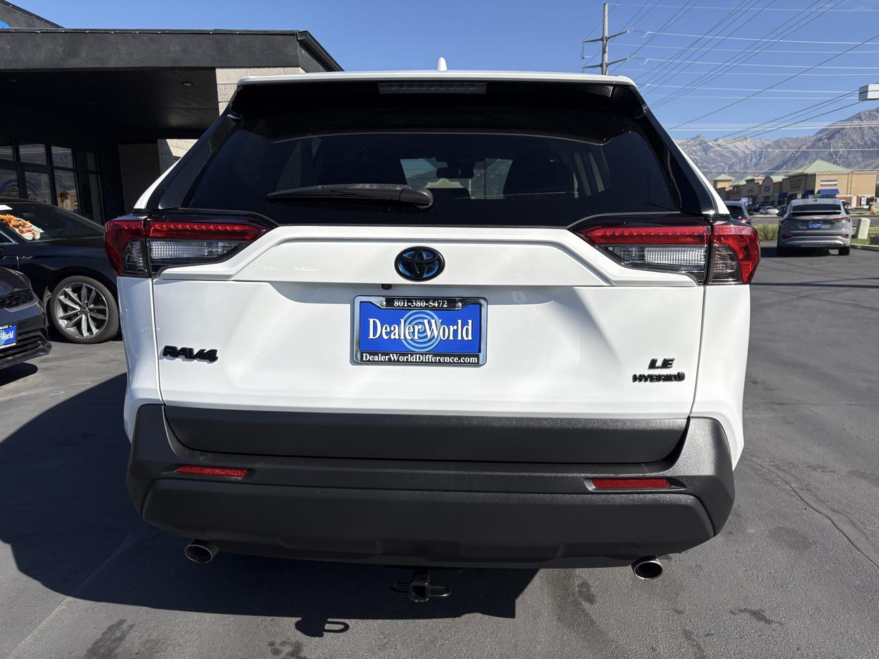 Toyota RAV4 Hybrid LE AWD (Natl) 2024