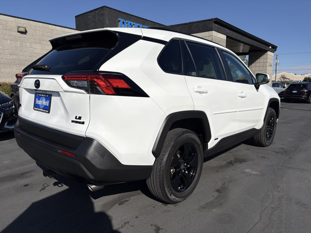 Toyota RAV4 Hybrid LE AWD (Natl) 2024