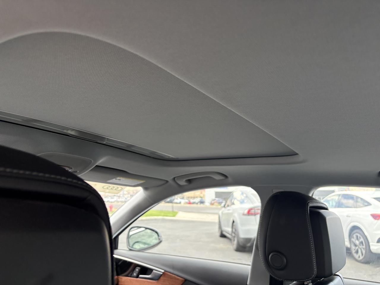Audi A4 Sedan Premium 40 TFSI quattro 2023