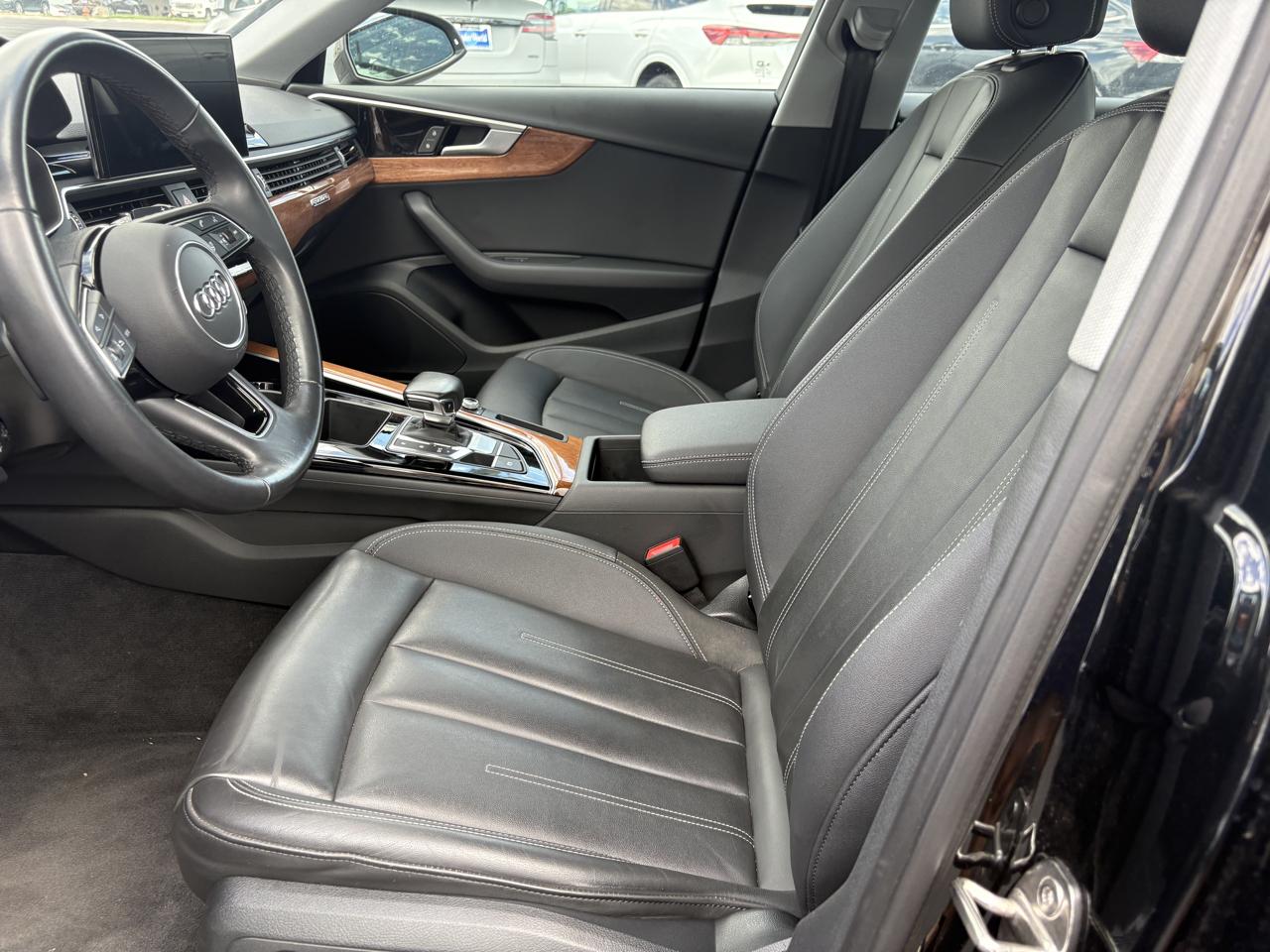 Audi A4 Sedan Premium 40 TFSI quattro 2023