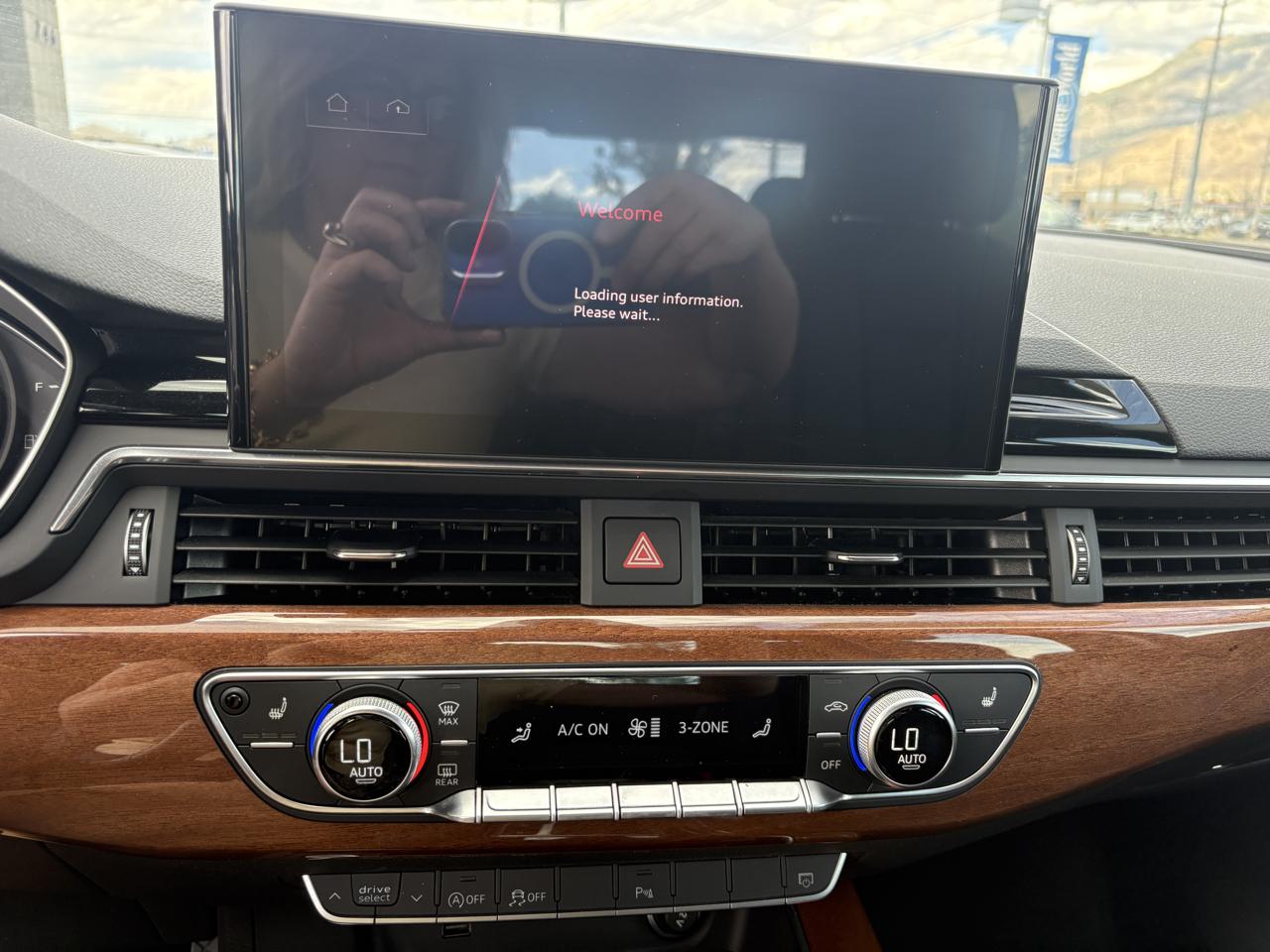 Audi A4 Sedan Premium 40 TFSI quattro 2023
