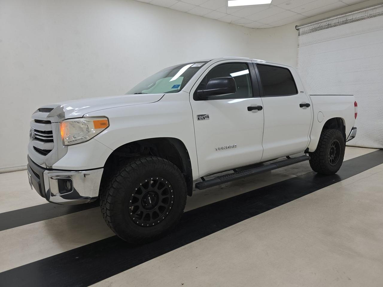 2017 Toyota Tundra 4WD SR5 CrewMax 5.5' Bed 5.7L (Natl)