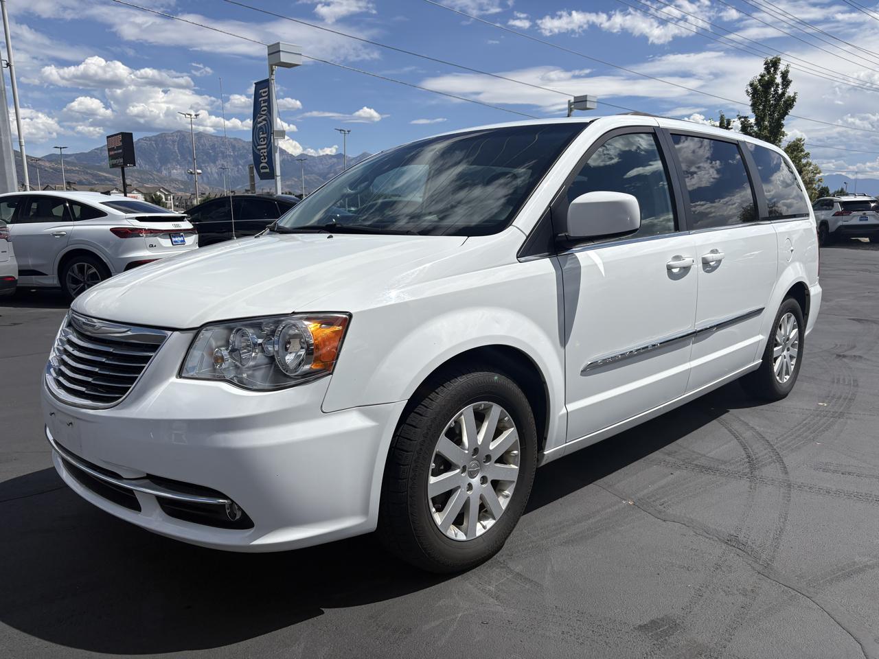 2014 Chrysler Town & Country 4dr Wgn Touring