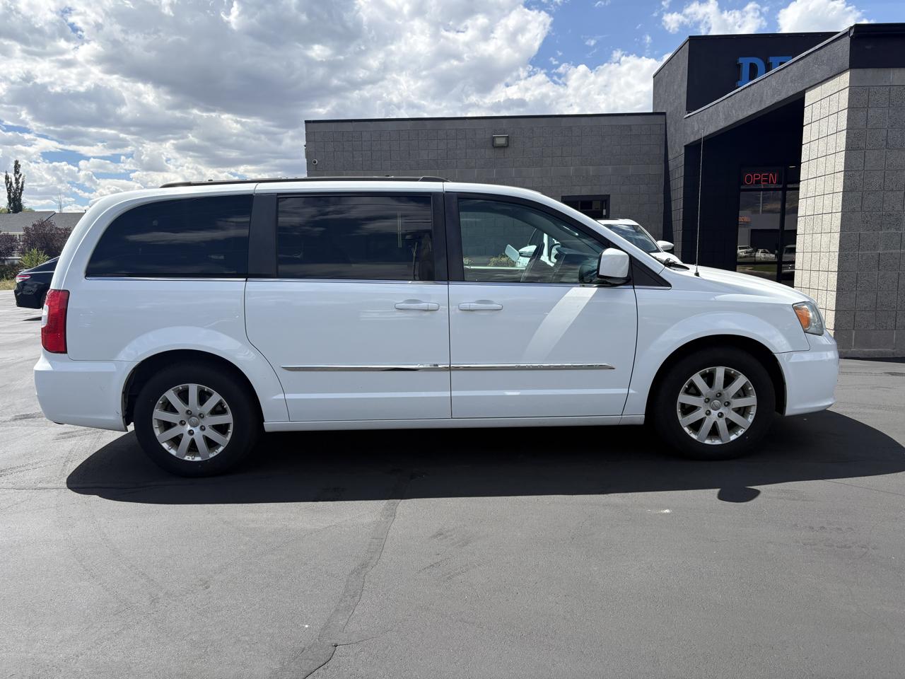 Chrysler Town & Country 4dr Wgn Touring 2014