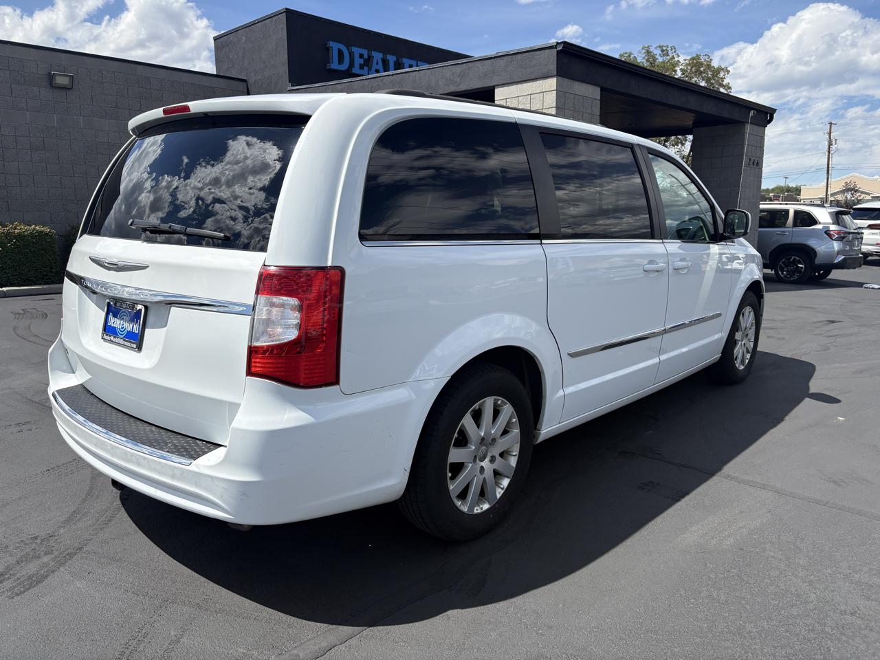 Chrysler Town & Country 4dr Wgn Touring 2014