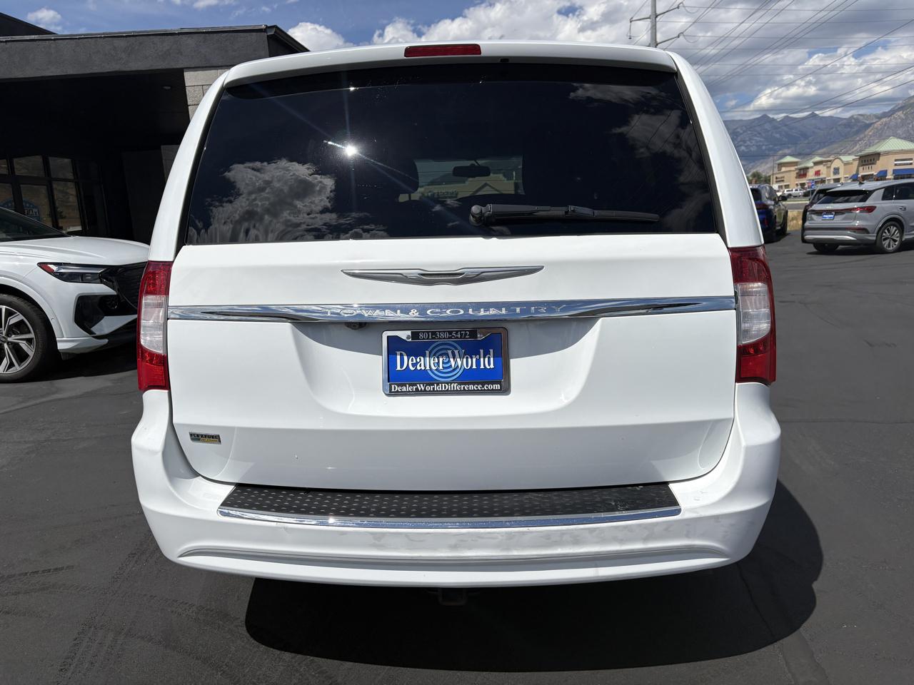 Chrysler Town & Country 4dr Wgn Touring 2014