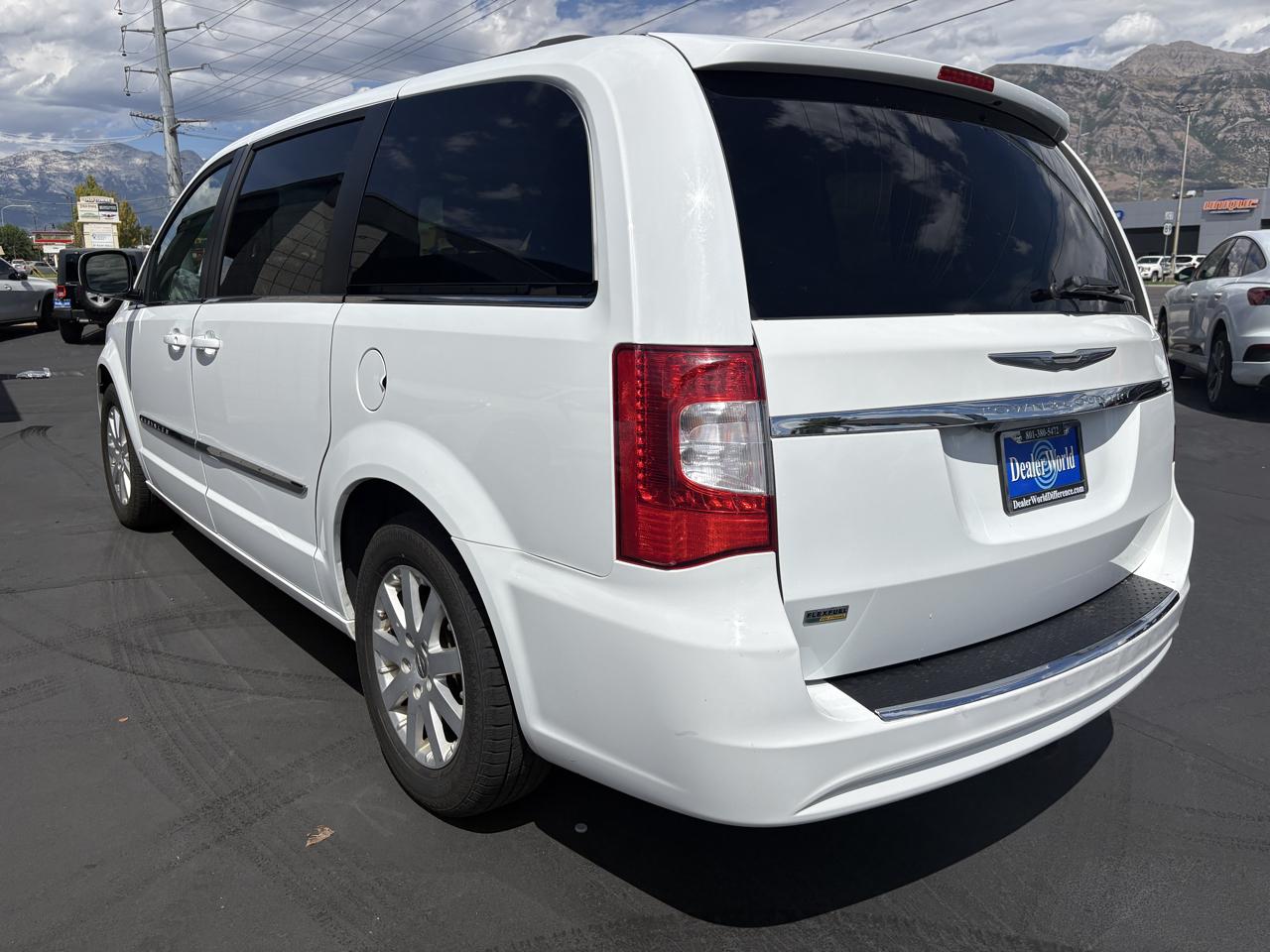 Chrysler Town & Country 4dr Wgn Touring 2014