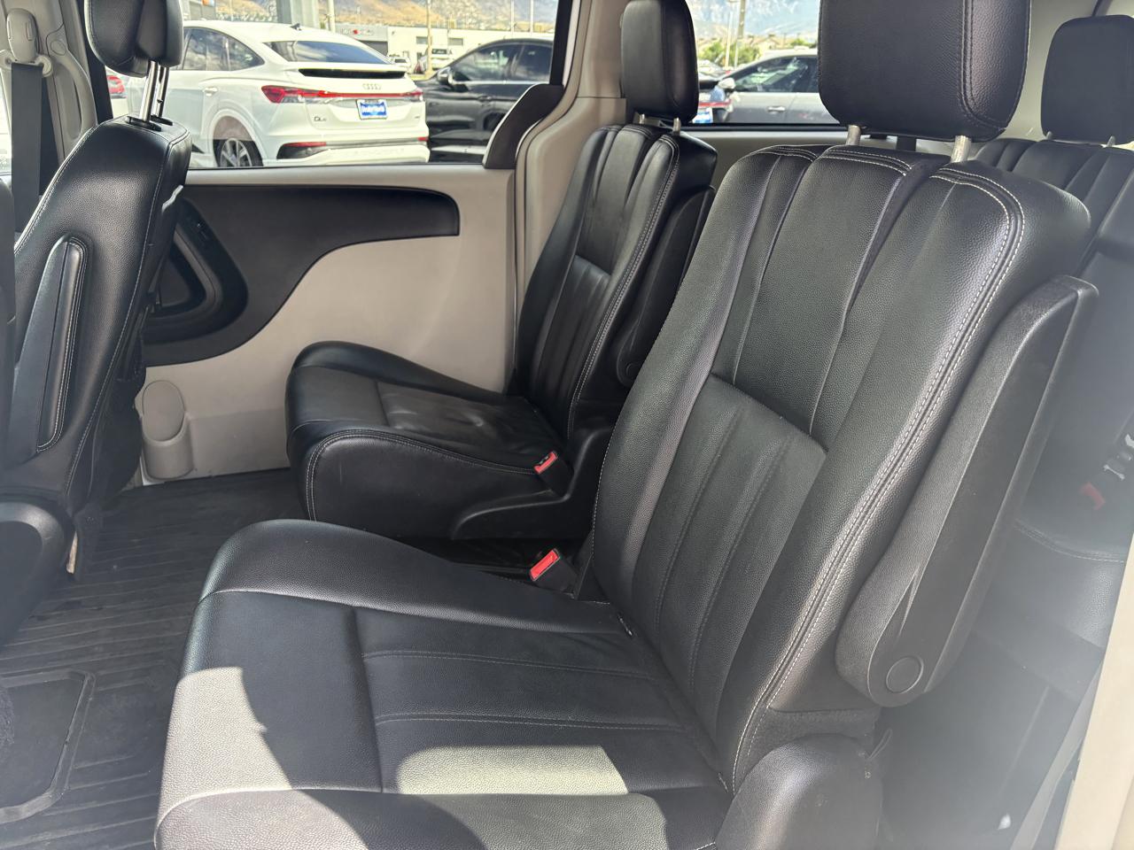 Chrysler Town & Country 4dr Wgn Touring 2014