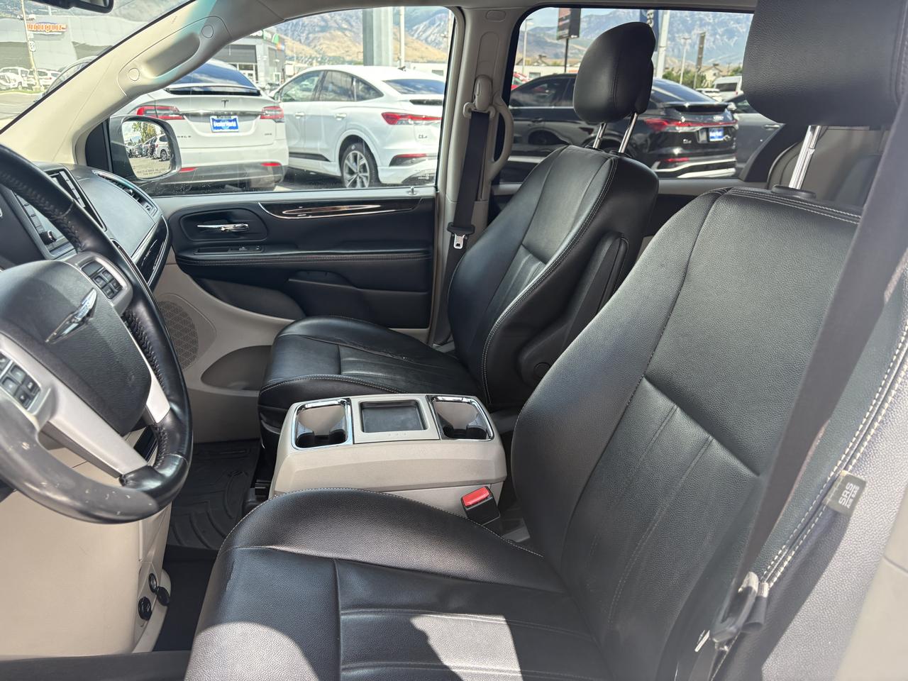 Chrysler Town & Country 4dr Wgn Touring 2014
