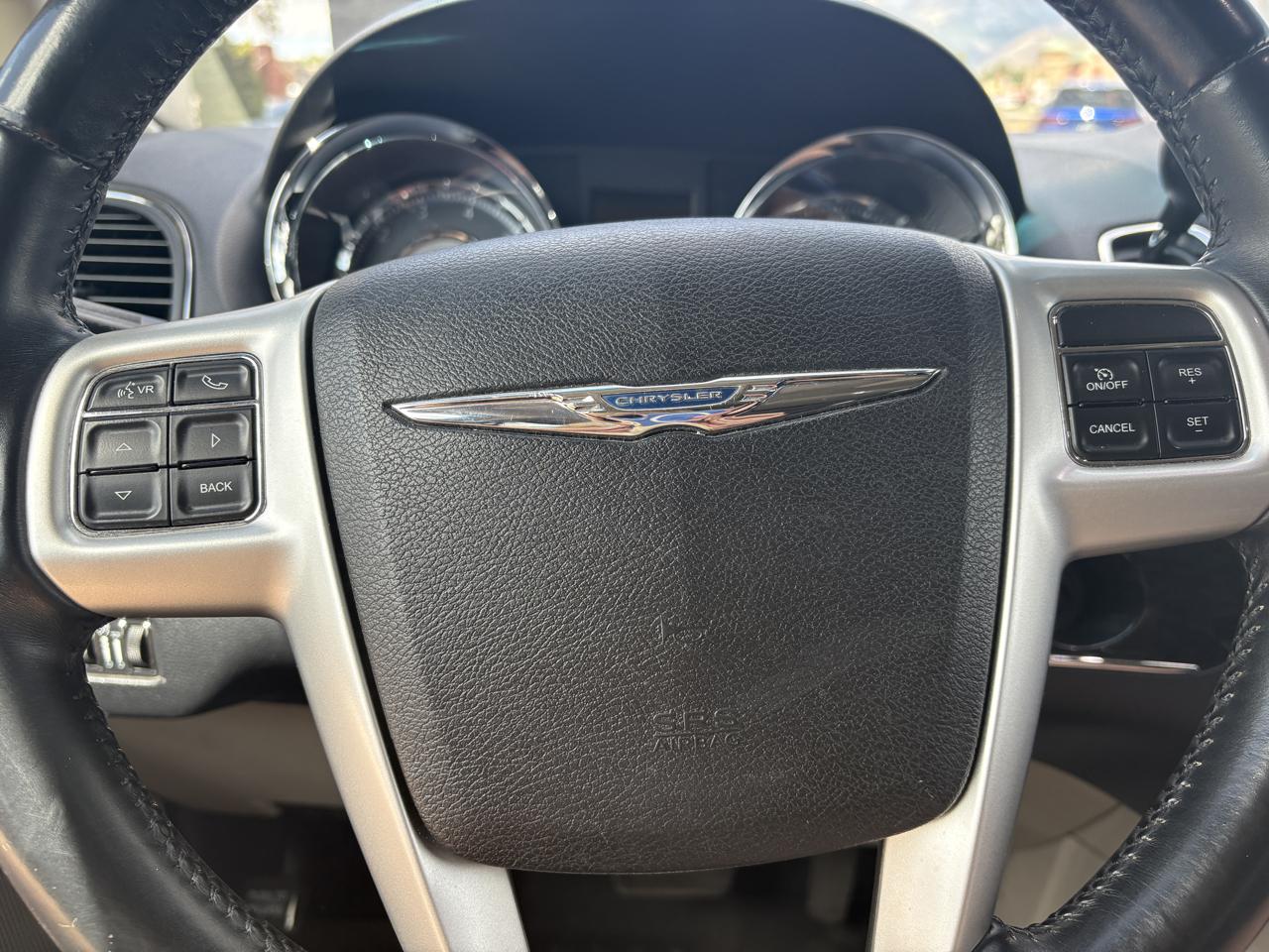 Chrysler Town & Country 4dr Wgn Touring 2014