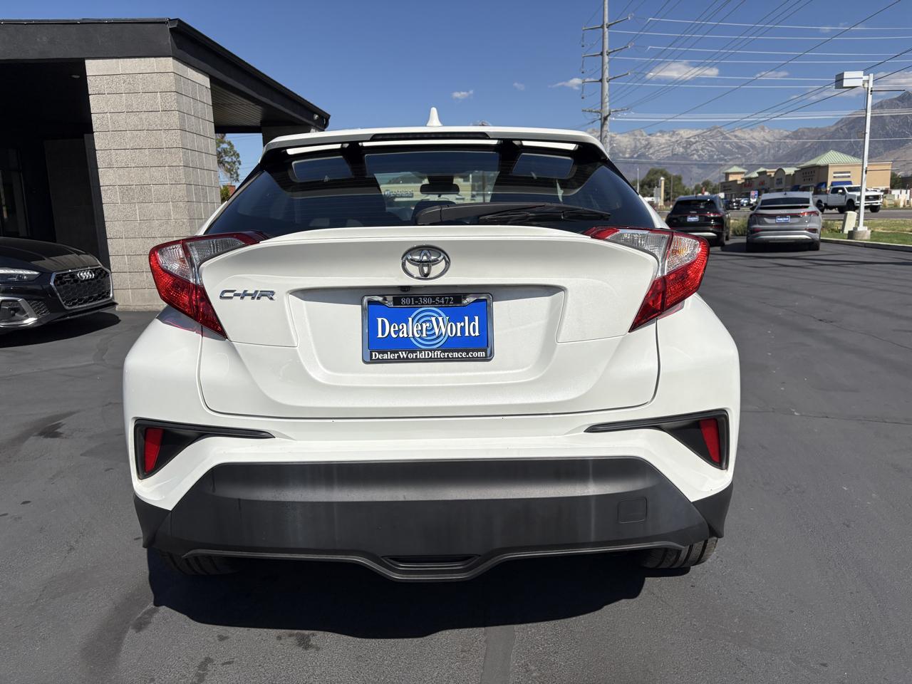 Toyota C-HR Nightshade FWD (Natl) 2021