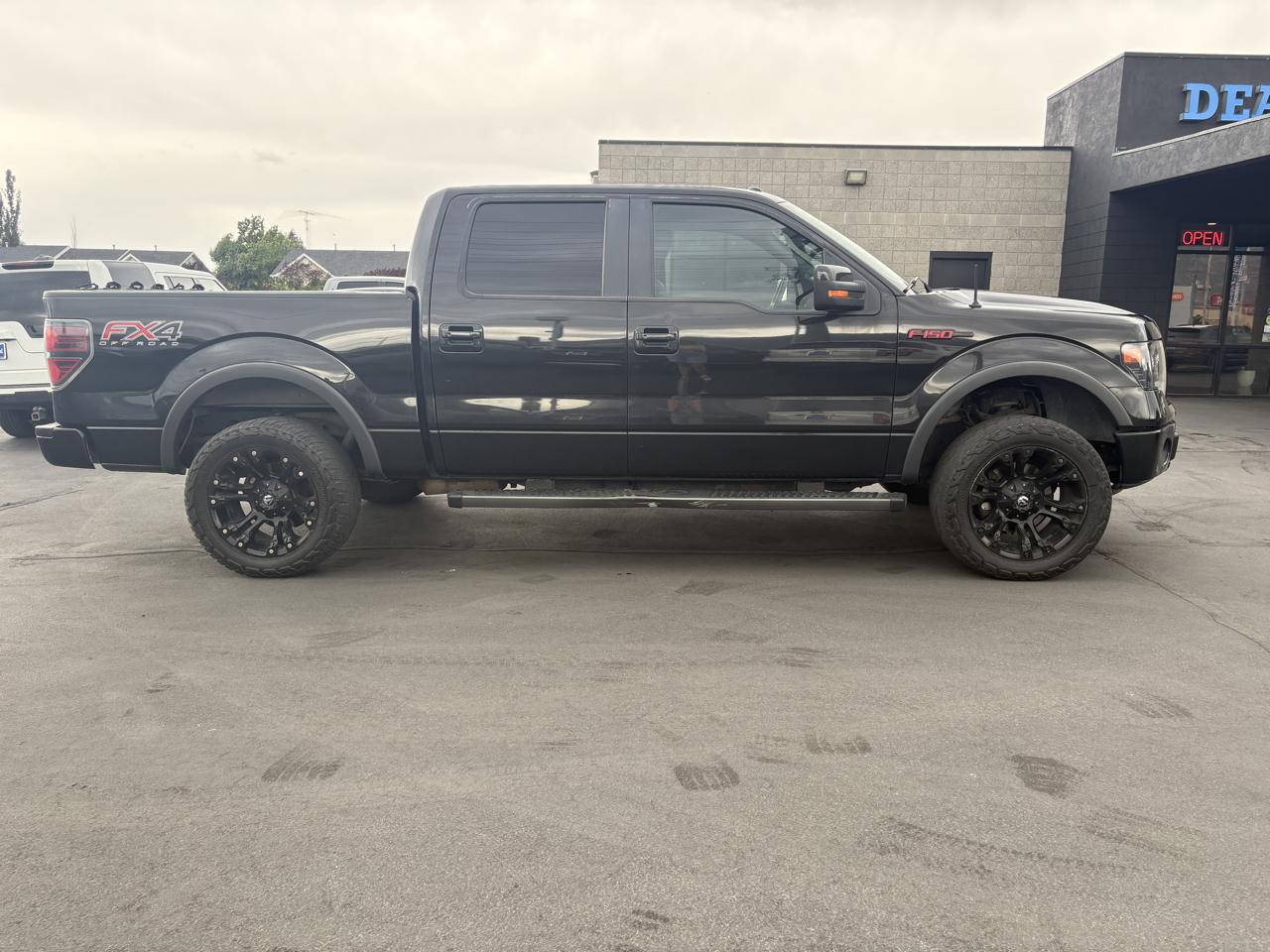Ford F-150 4WD SuperCrew 145" Platinum 2014