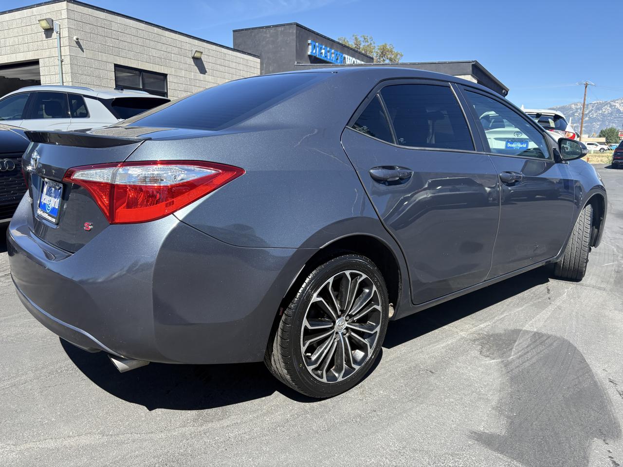 Toyota Corolla 4dr Sdn Auto S (Natl) 2015