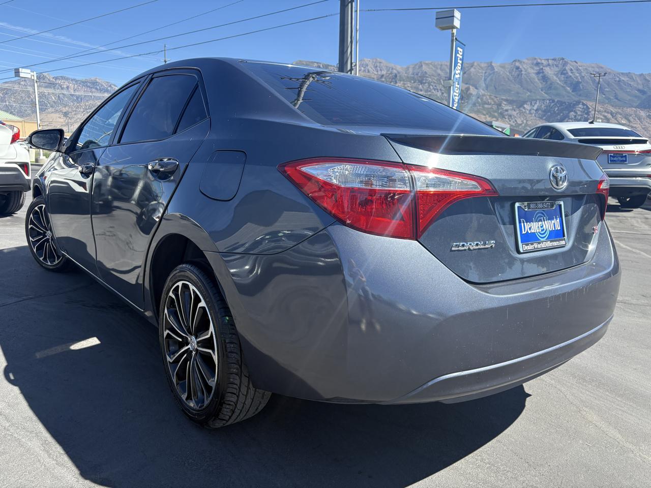 Toyota Corolla 4dr Sdn Auto S (Natl) 2015