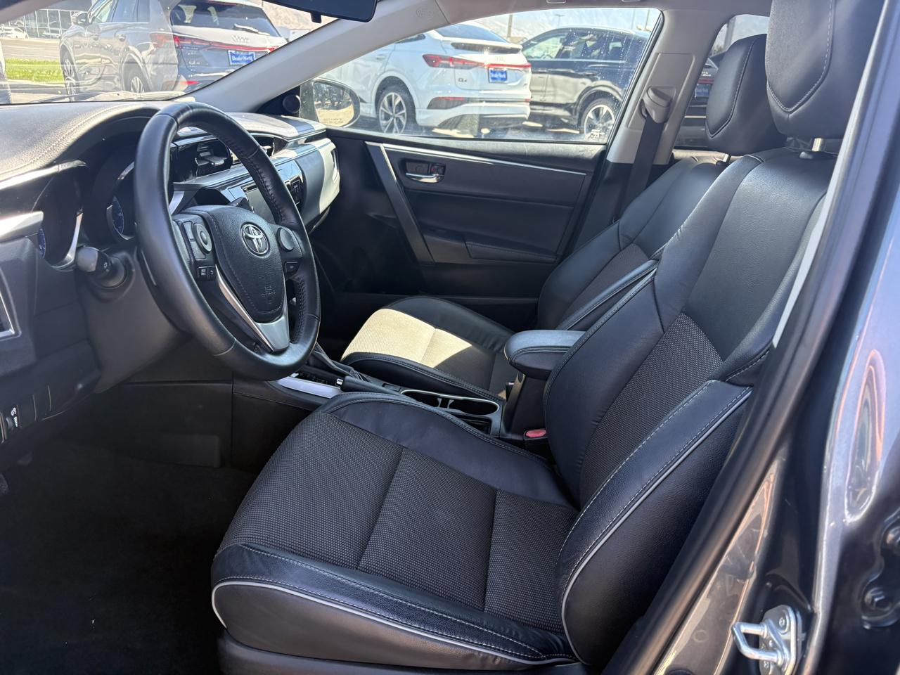 Toyota Corolla 4dr Sdn Auto S (Natl) 2015