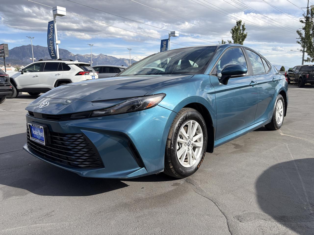 Toyota Camry LE (Natl) 2025