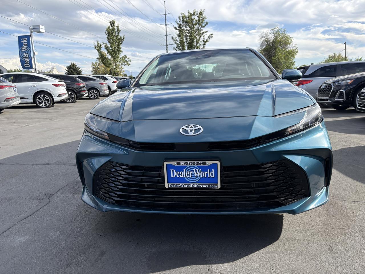 Toyota Camry LE (Natl) 2025