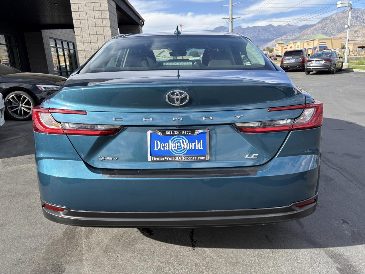 Toyota Camry LE (Natl) 2025