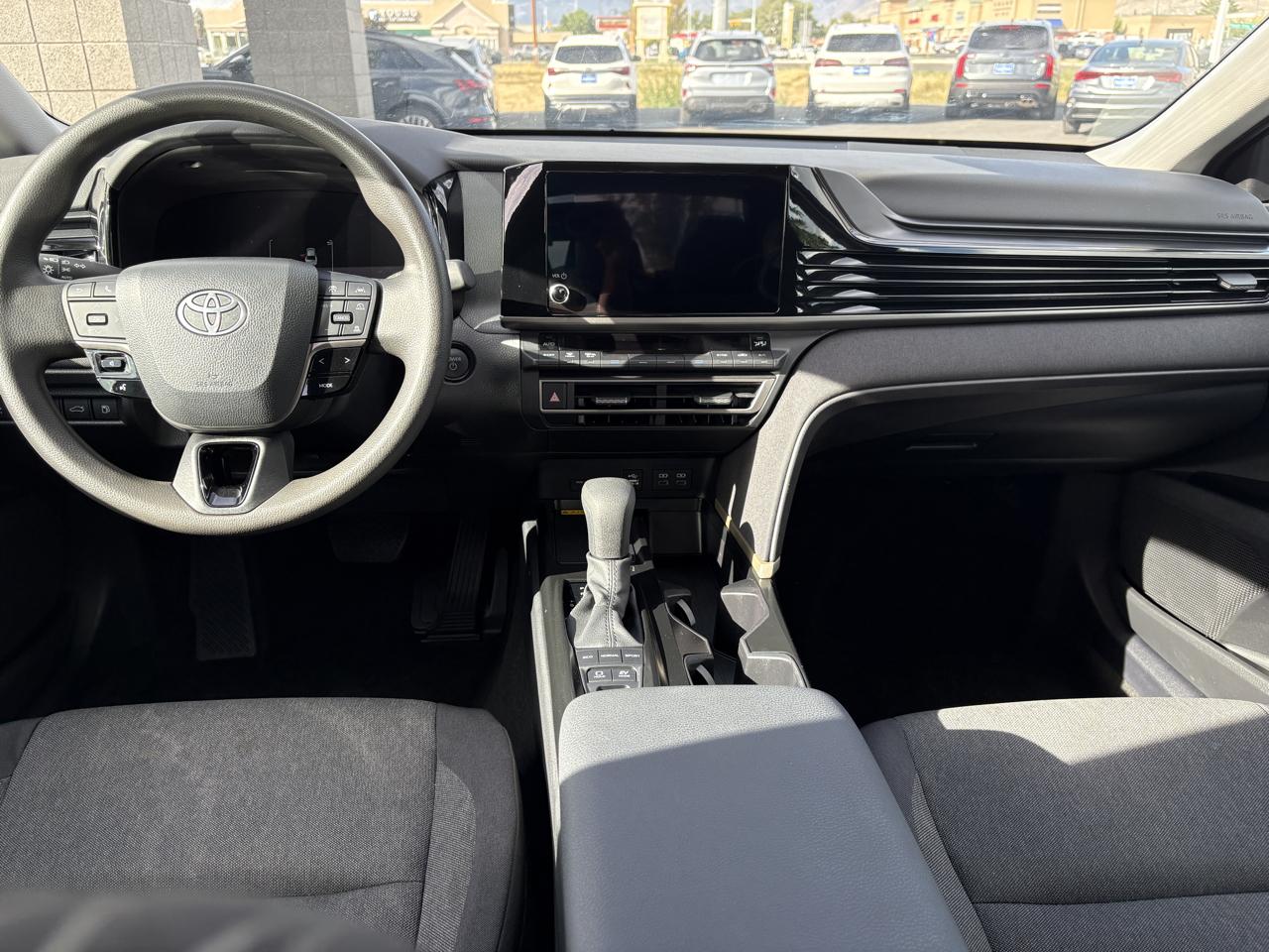 Toyota Camry LE (Natl) 2025