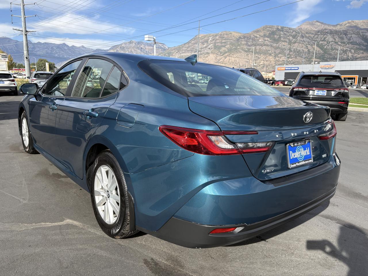 Toyota Camry LE (Natl) 2025