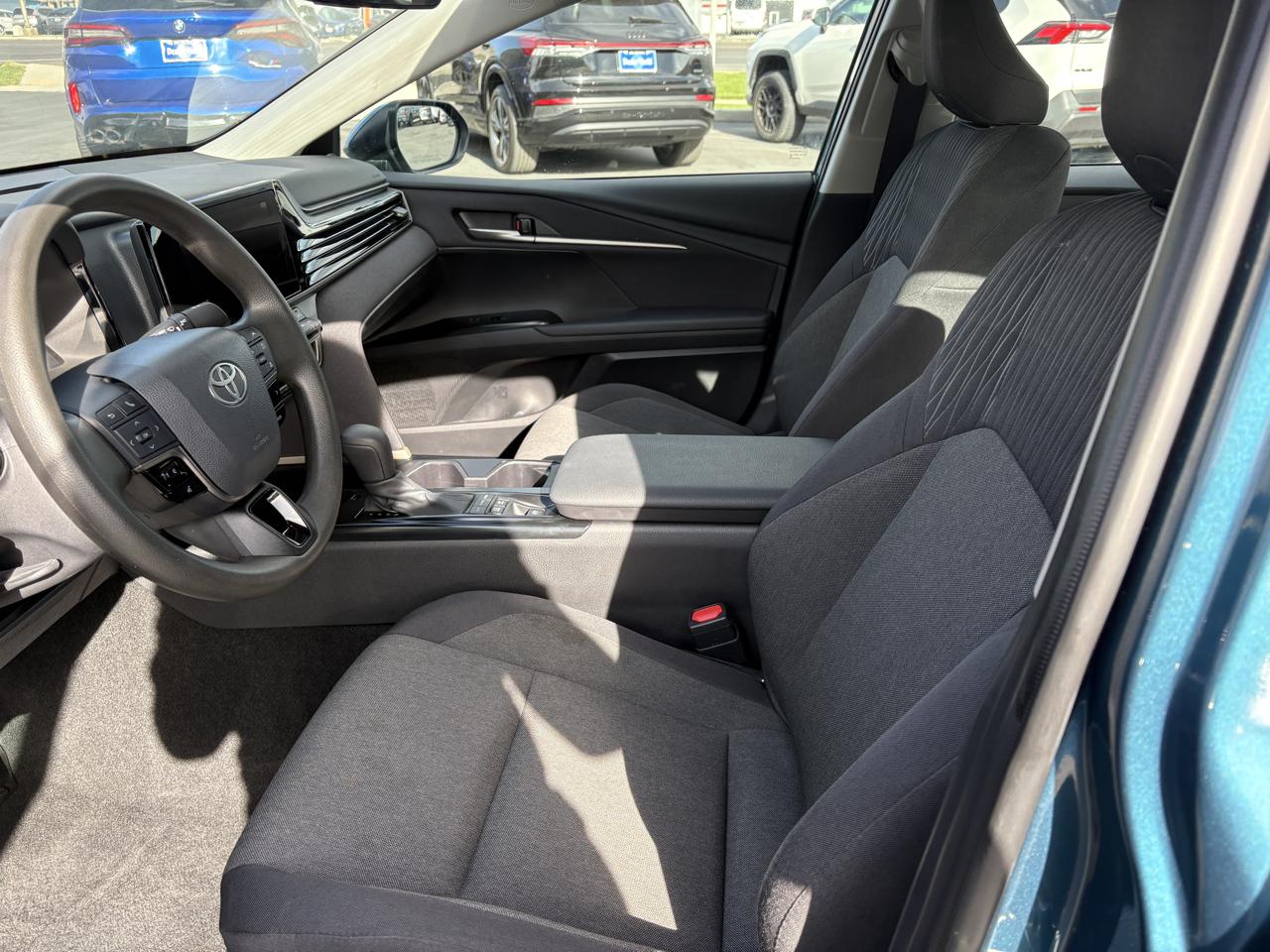Toyota Camry LE (Natl) 2025
