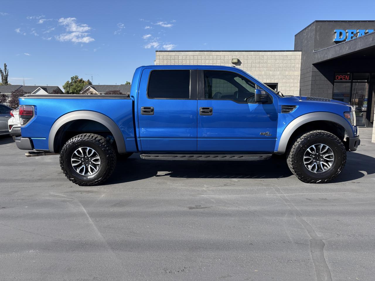 Ford F-150 4WD SuperCrew 145" SVT Raptor 2014