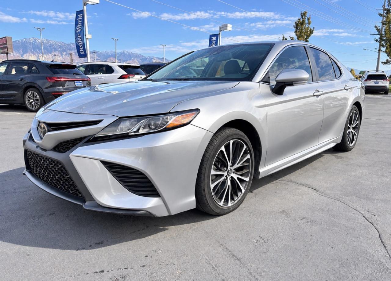 Toyota Camry SE Auto (Natl) 2018
