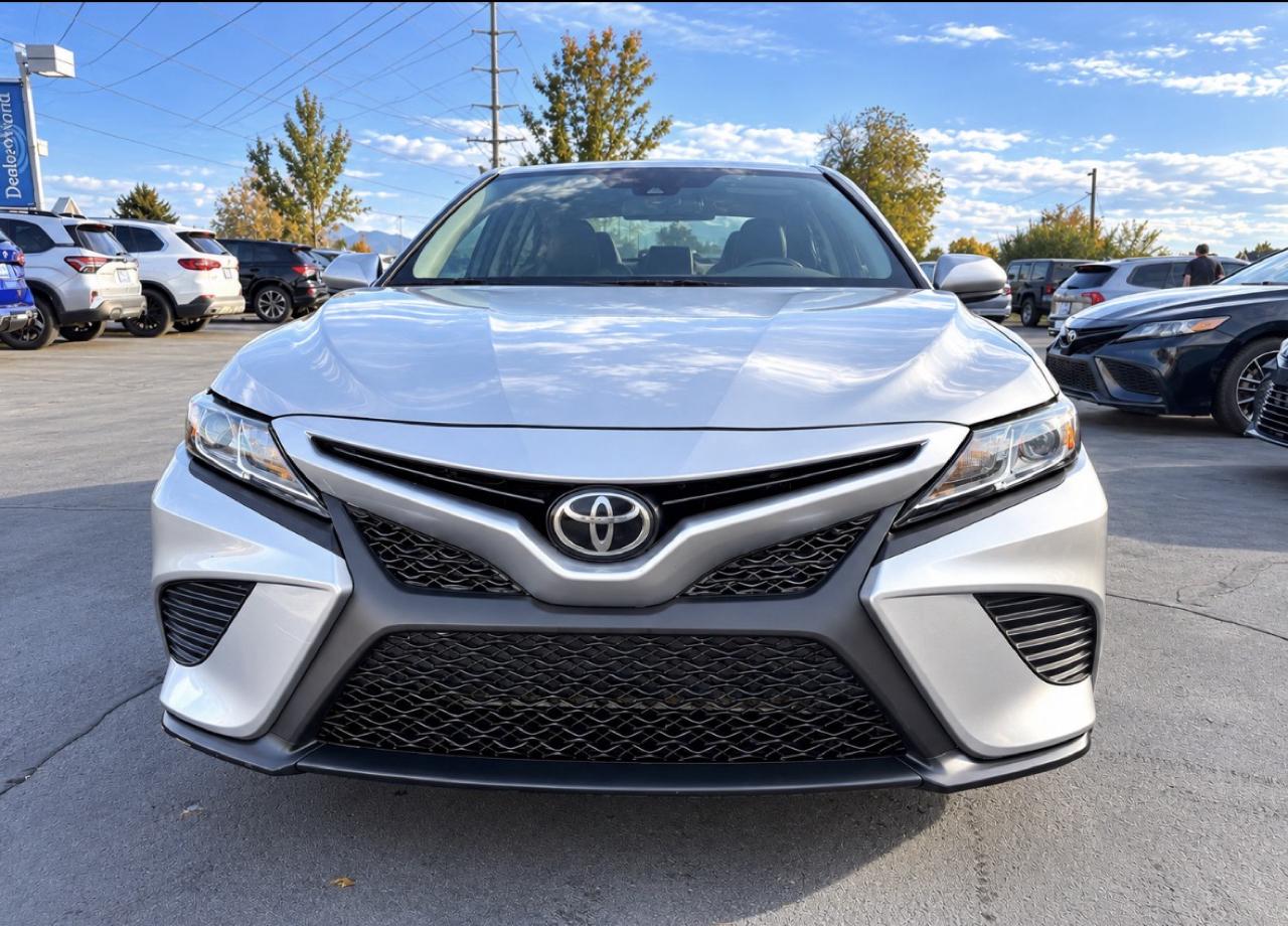 Toyota Camry SE Auto (Natl) 2018