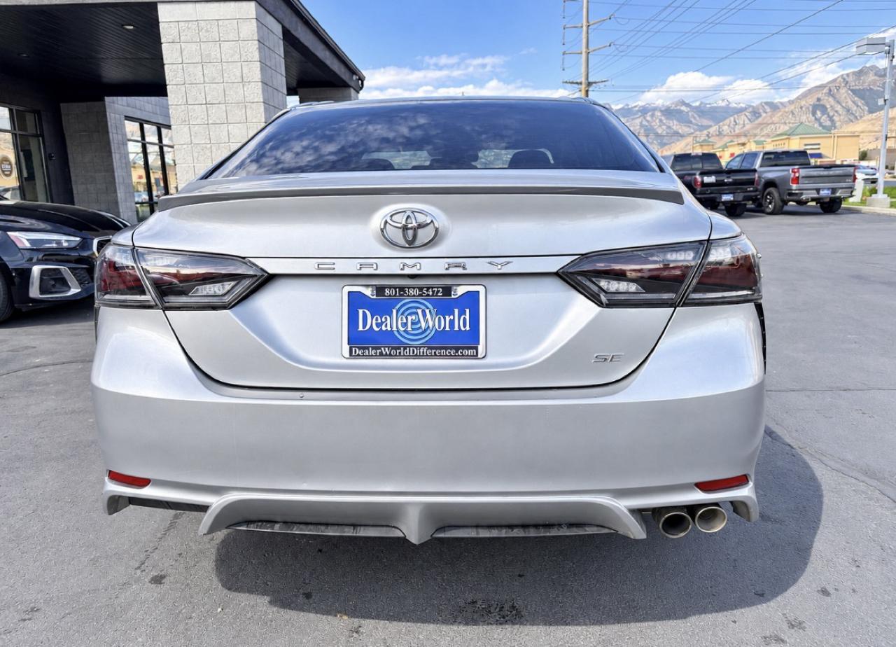 Toyota Camry SE Auto (Natl) 2018