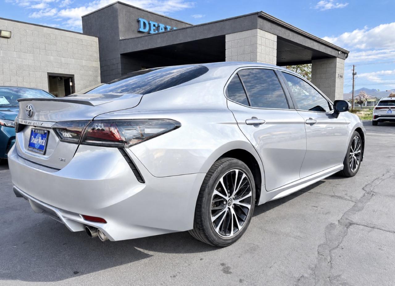 Toyota Camry SE Auto (Natl) 2018