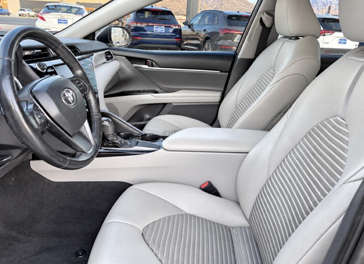 Toyota Camry SE Auto (Natl) 2018