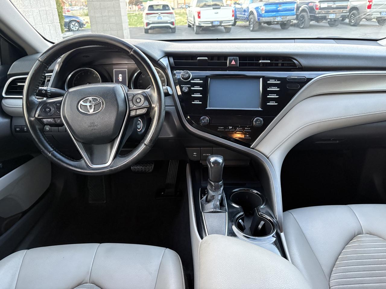 Toyota Camry SE Auto (Natl) 2018
