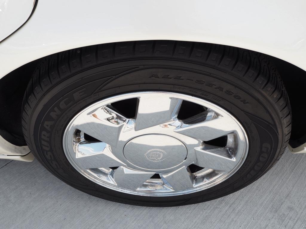 Cadillac DeVille DTS 2000