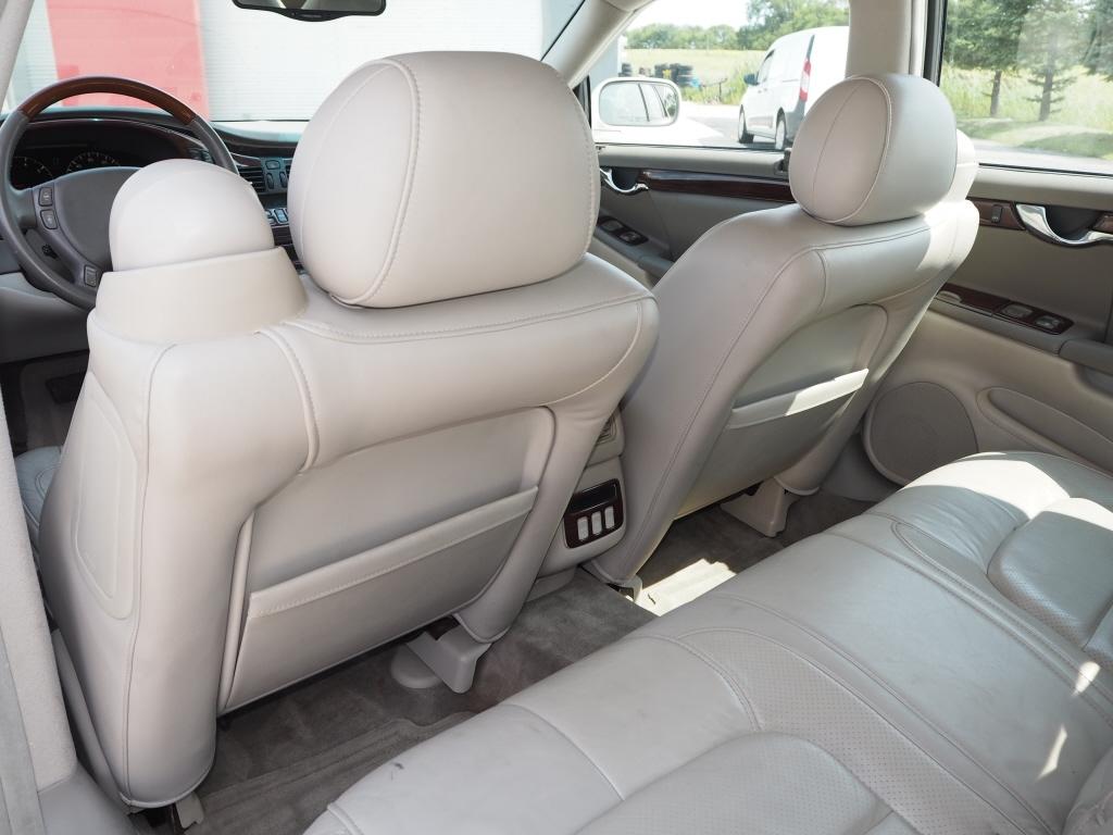 Cadillac DeVille DTS 2000