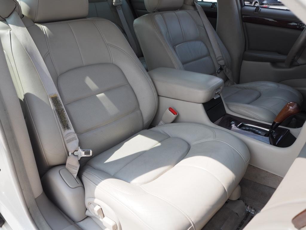 Cadillac DeVille DTS 2000