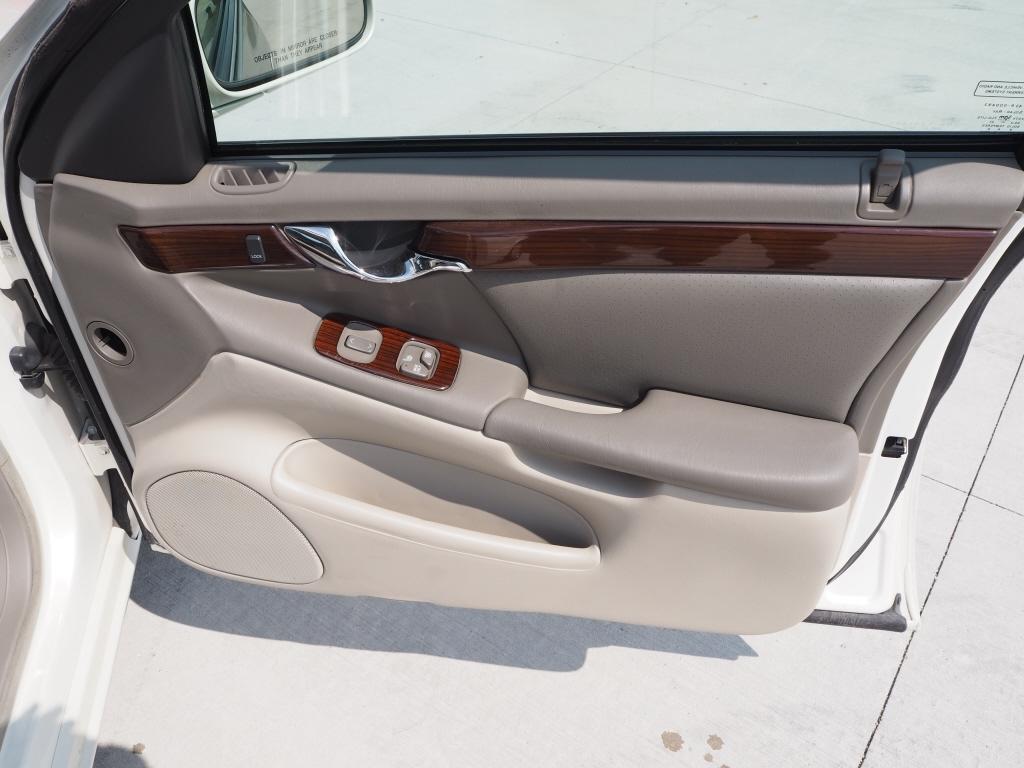 Cadillac DeVille DTS 2000