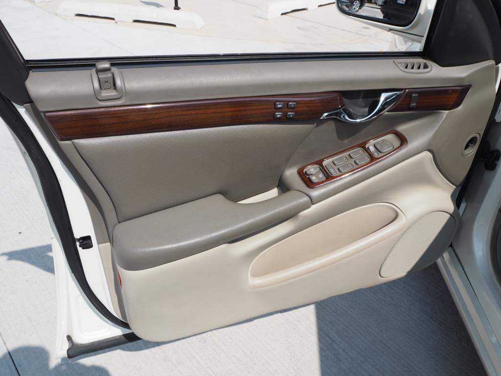 Cadillac DeVille DTS 2000