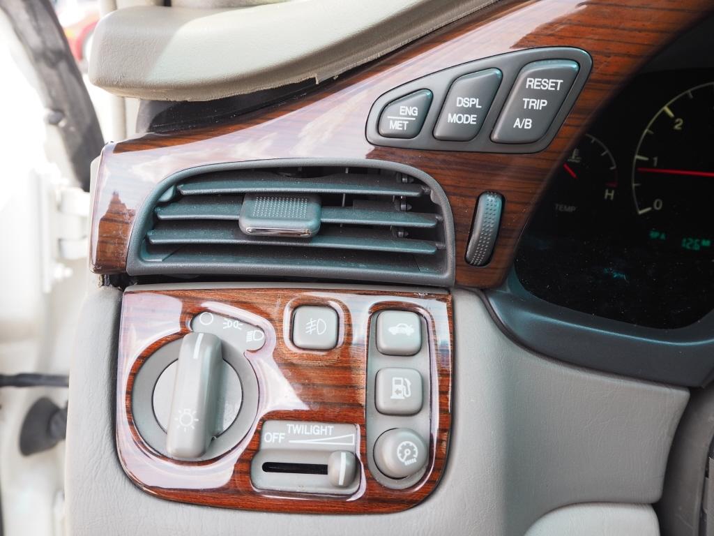 Cadillac DeVille DTS 2000