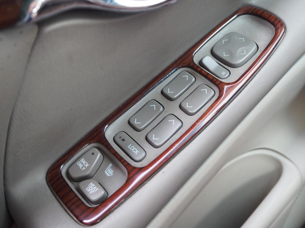 Cadillac DeVille DTS 2000