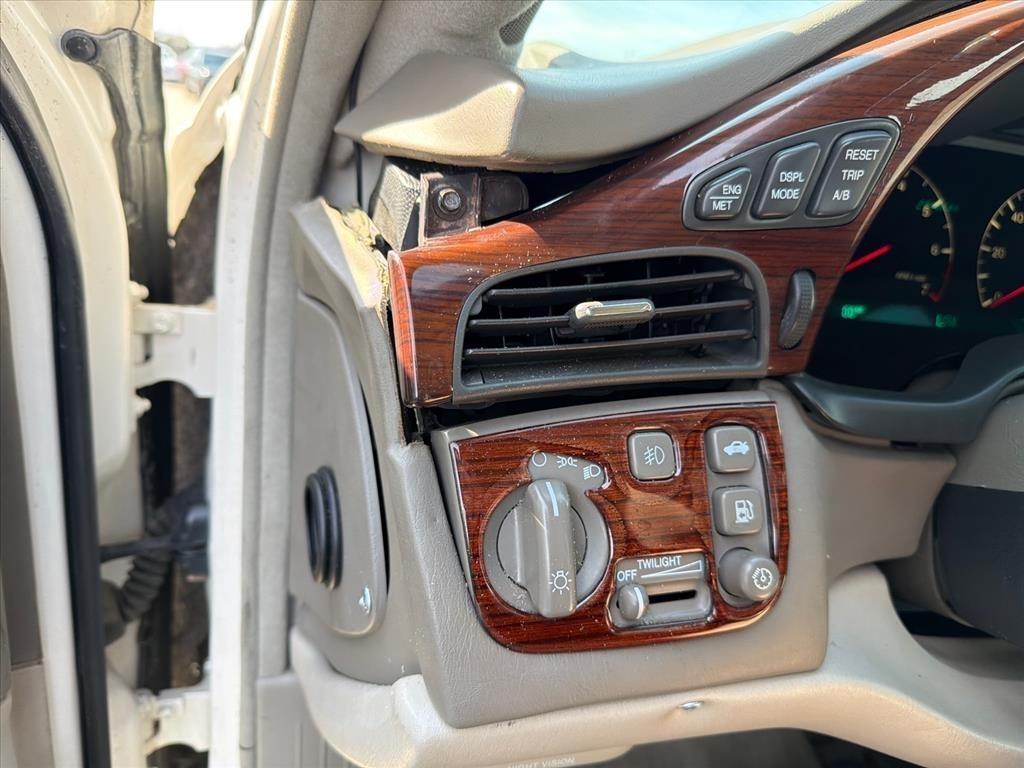 Cadillac DeVille DTS 2000