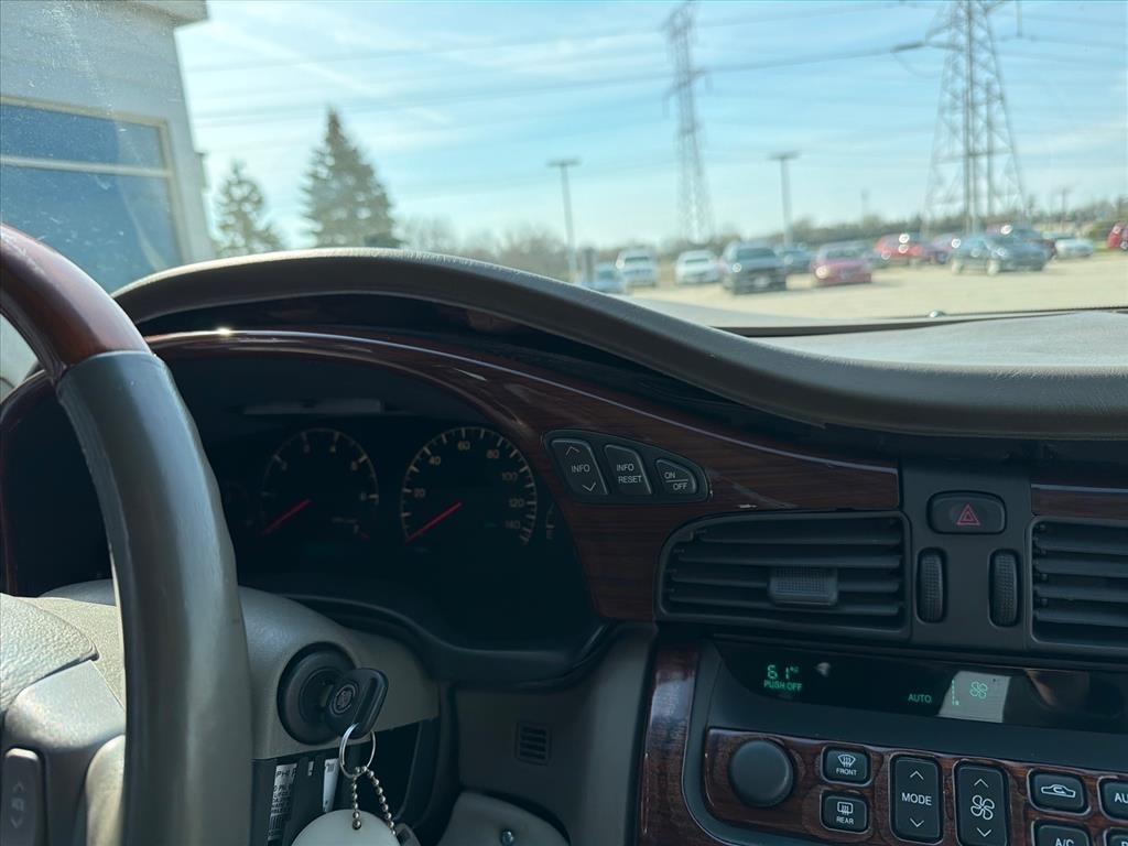 Cadillac DeVille DTS 2000