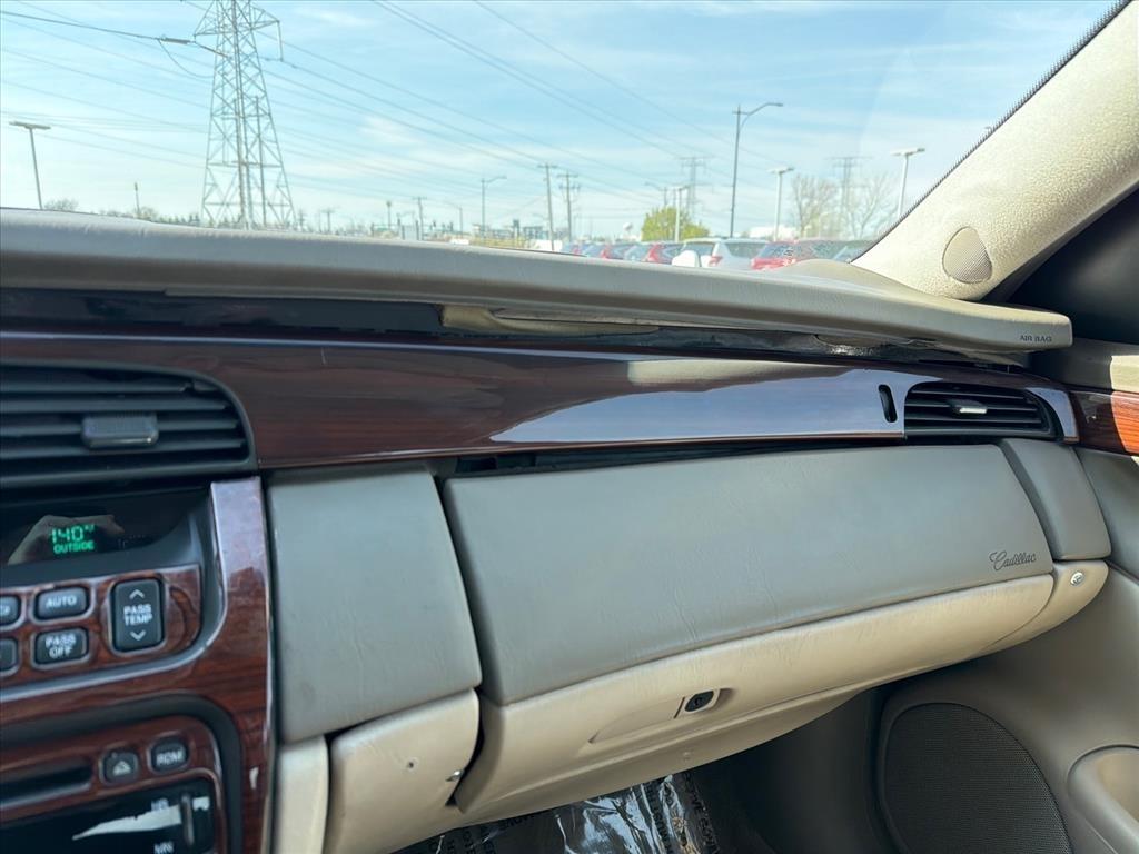 Cadillac DeVille DTS 2000