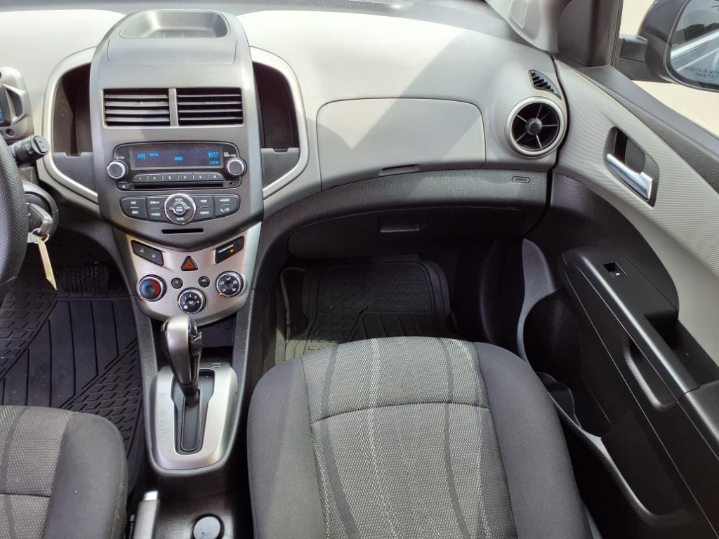 Chevrolet Sonic LT Auto 5-Door 2015