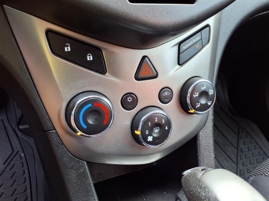 Chevrolet Sonic LT Auto 5-Door 2015